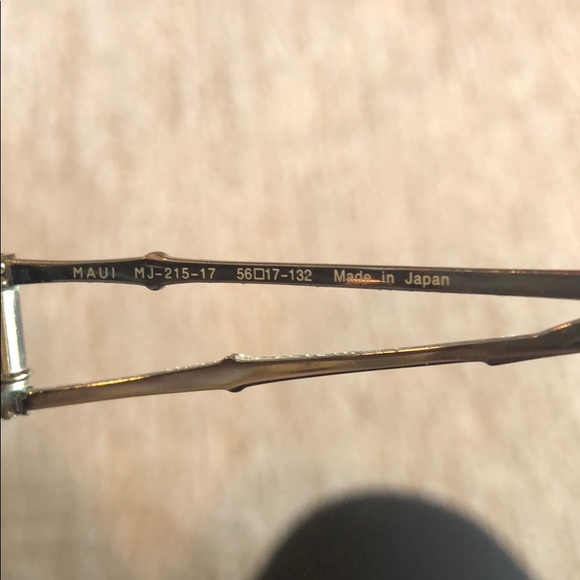 Black Maui Jim sunglasses - Picture 4 of 4